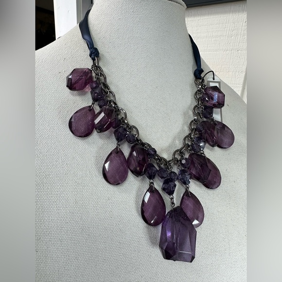 Adjustable satin style necklace with chunky purple dangles - Picture 6 of 6